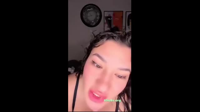 Burcu Yildiz Yeni İfşa — Kırmızı Tanga Kalça Sallama